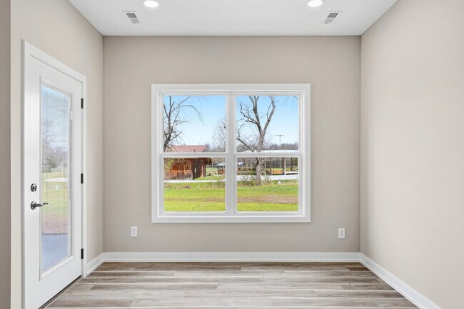 Building Photo - 1044 Stonehaven Dr