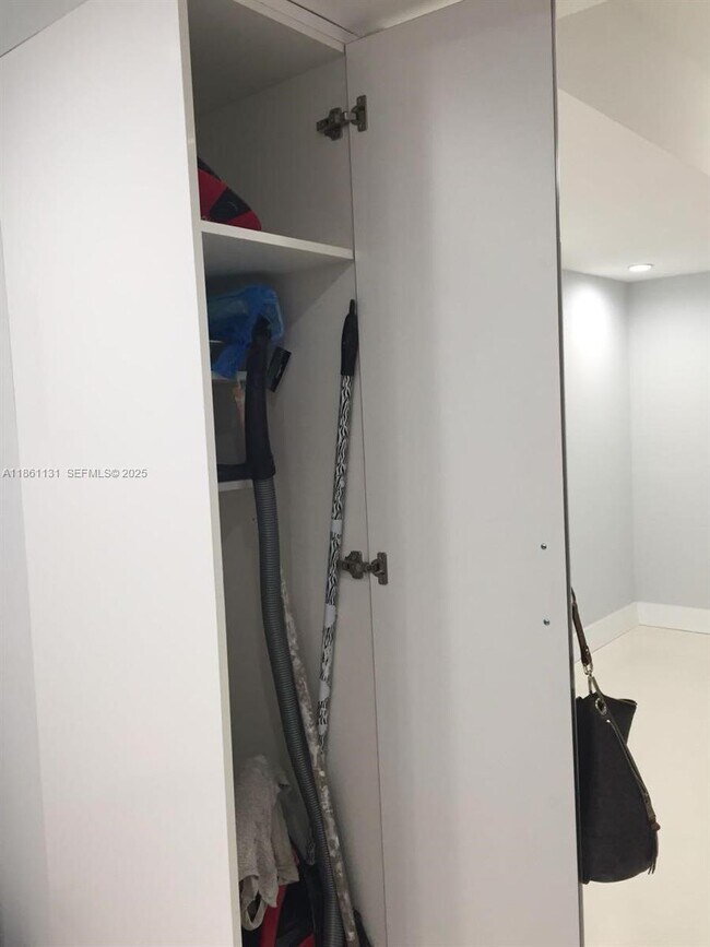 Building Photo - 210 174th St