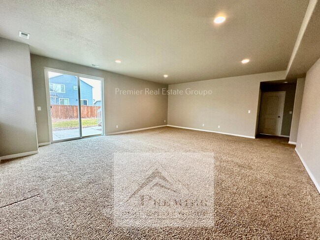 Building Photo - 7527 Dutch Loop