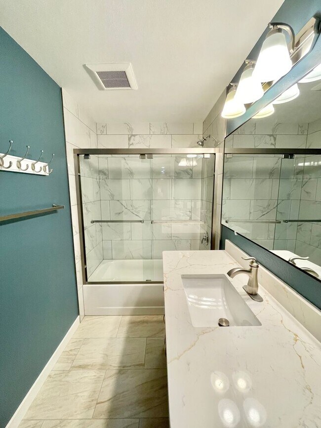 Building Photo - 15313 15th Ave NE