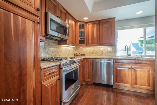 Building Photo - 3065 Starling Ave