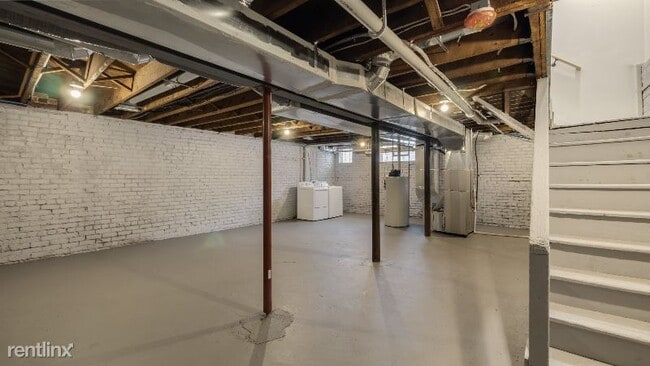 Building Photo - 7251 Kercheval Ave