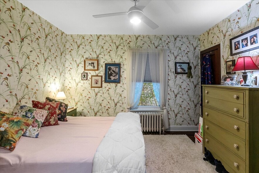 Building Photo - 2447 N Kildare Ave