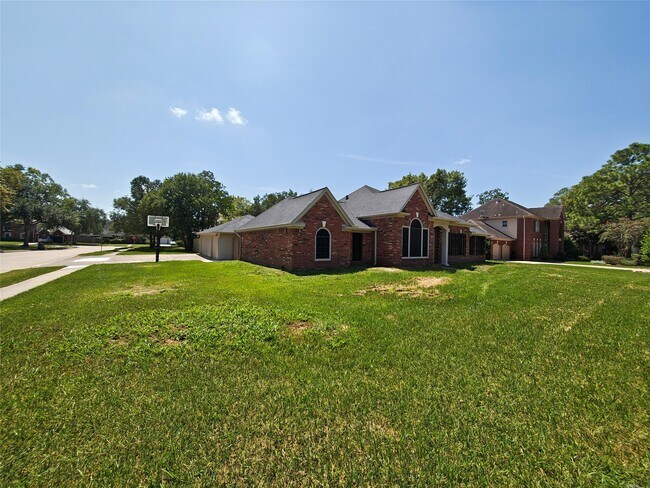 Building Photo - 1301 Blueberry Ln
