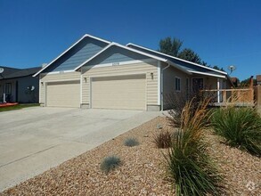 Building Photo - 2373-2379 NE TENNESSEE LN
