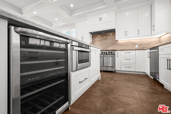 Building Photo - 816 S Catalina Ave