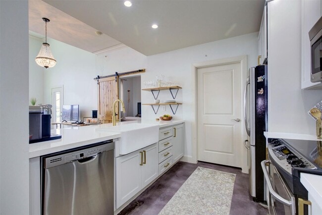 Building Photo - 1010 Rosine St