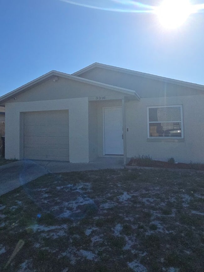 Building Photo - Nicely remodeled 2 bath 2 bed home