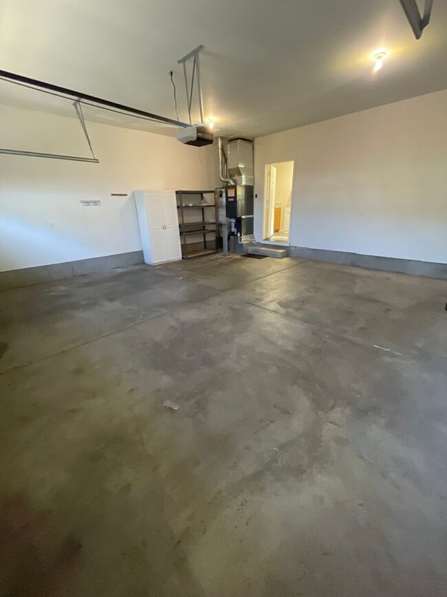 Building Photo - 3 Bedroom Home in North Albany!