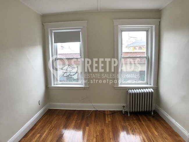 Building Photo - bedroom in Boston MA 02215