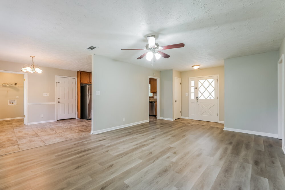 Building Photo - 3568 Fernbrook Dr
