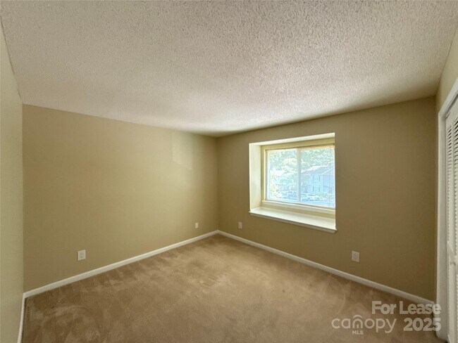 Building Photo - 3240 Heathstead Place