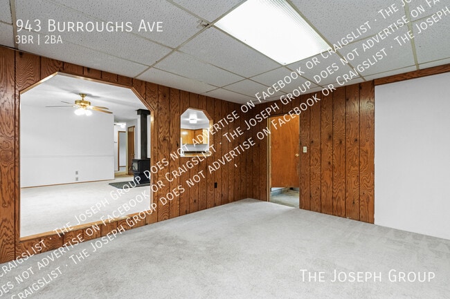 Building Photo - 943 Burroughs Ave