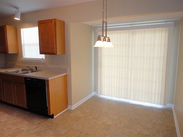 Building Photo - 2053 Coldwater Ct