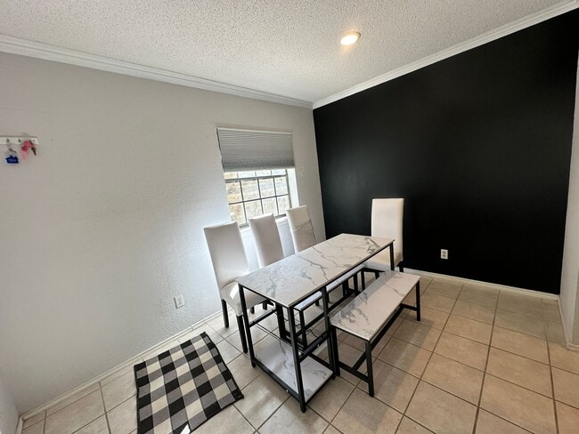 Building Photo - 425 Irondale Dr