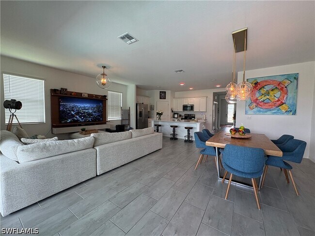 Building Photo - 2458 Orchard St