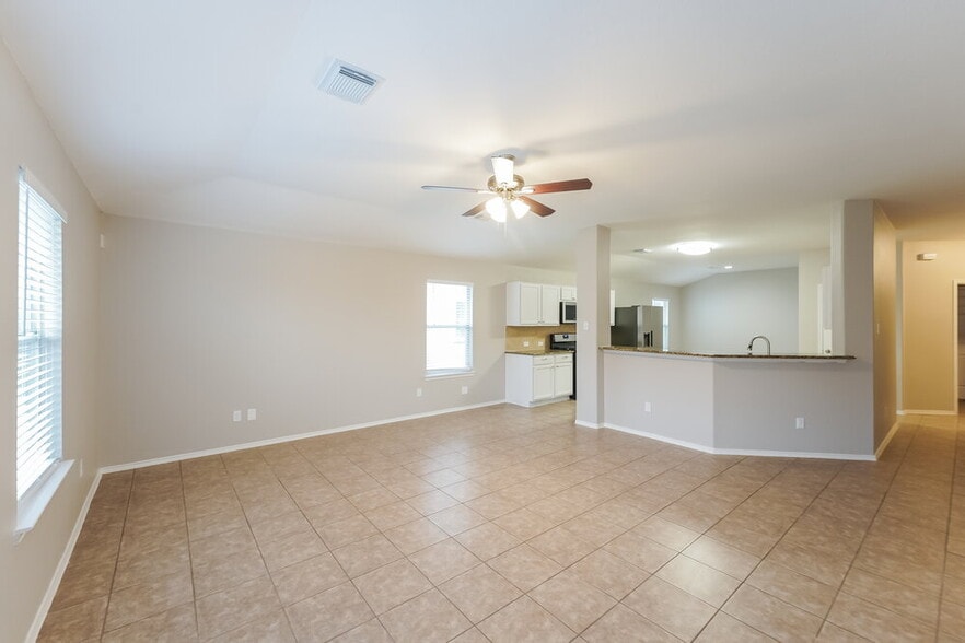 Building Photo - 22314 Albee Dr