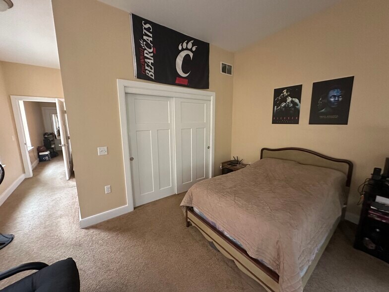 Master Bedroom (2) - 2283 Loth St