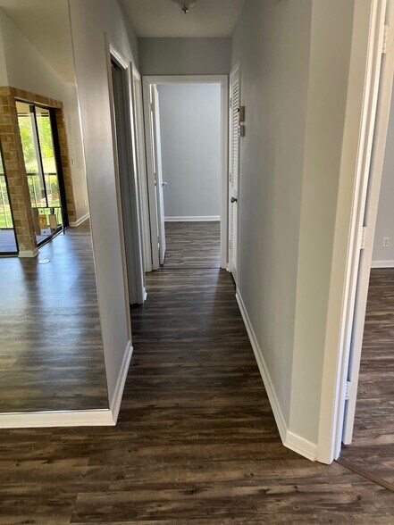Hallway to 2nd Bathroom & 2nd Bedroom - 3930 SW Greenwood Way
