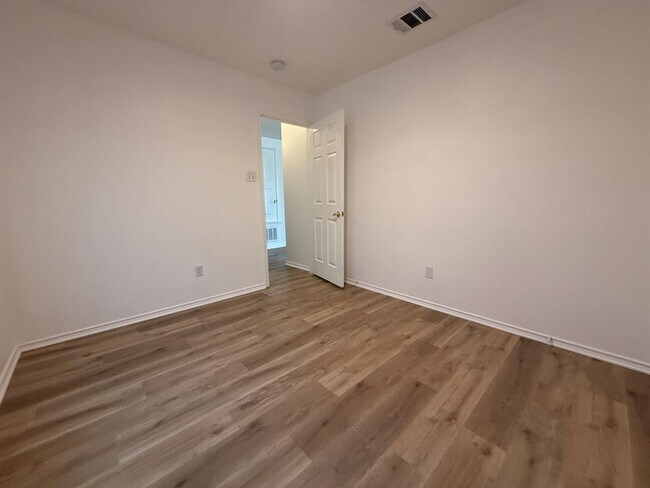 Building Photo - 1148 Apollo Cir