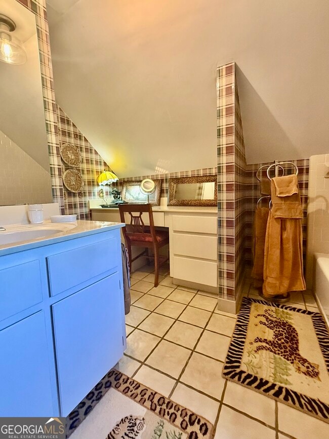 Building Photo - 1663 Thompson Ln