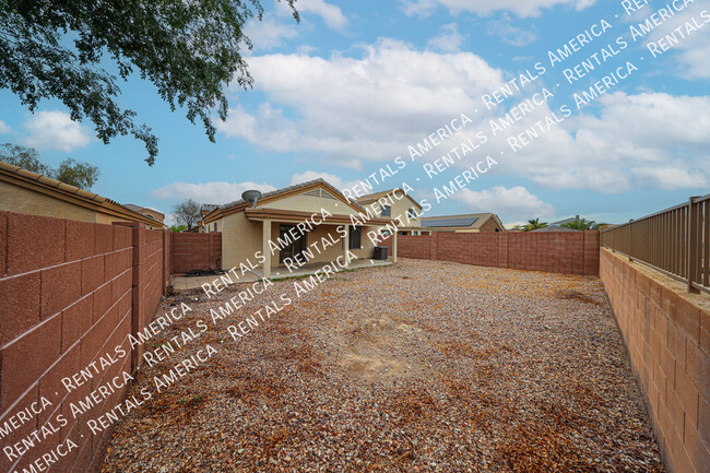 Building Photo - 23942 W Hadley St