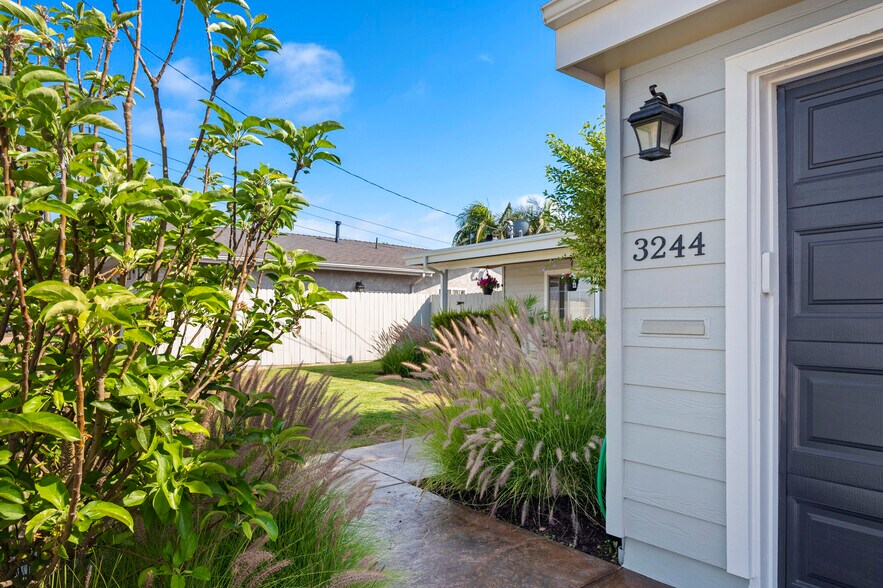 Building Photo - 3244 Marathon Drive