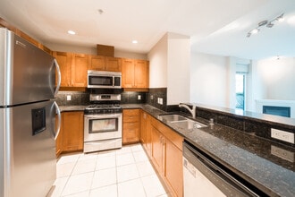 Building Photo - 475 Redwood St