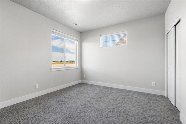 Building Photo - Perfectly designed 5-bedroom, 3-bath single family home