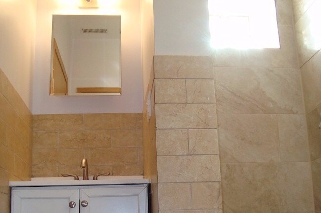 Bathroom - 2212 W 21st Pl