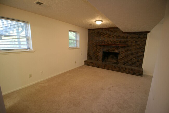 Building Photo - Welcome to East Hills      260218