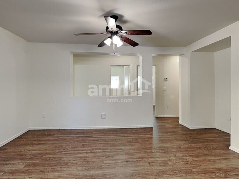 Building Photo - 1133 S 111th Cir