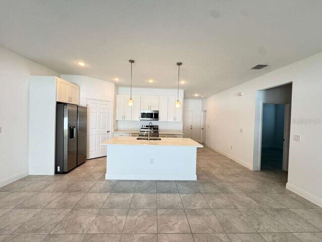 Building Photo - 16054 SW 55th Avenue Rd