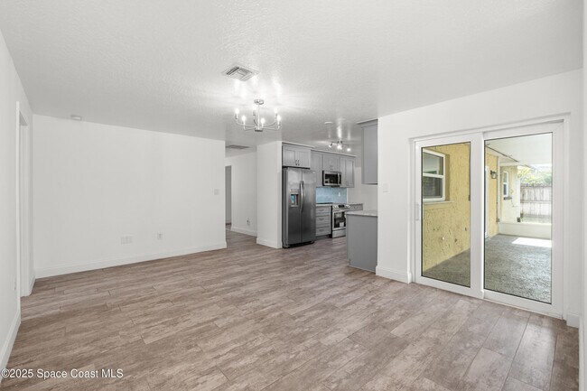 Building Photo - 1445 Mercury St