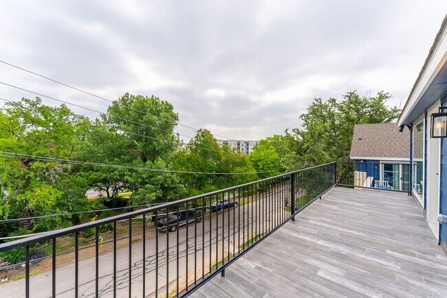 Building Photo - Modern Elegance in Austin: 4BR/3BA Sanctuary with Stylish Design and Inviting Ambiance!