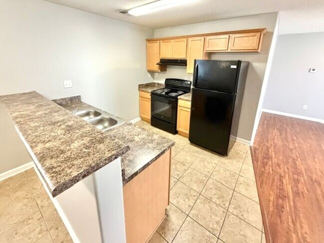 Building Photo - Southeast Memphis 3 Bedroom 2 Bath Home, 2 Car Garage and Fenced Yard