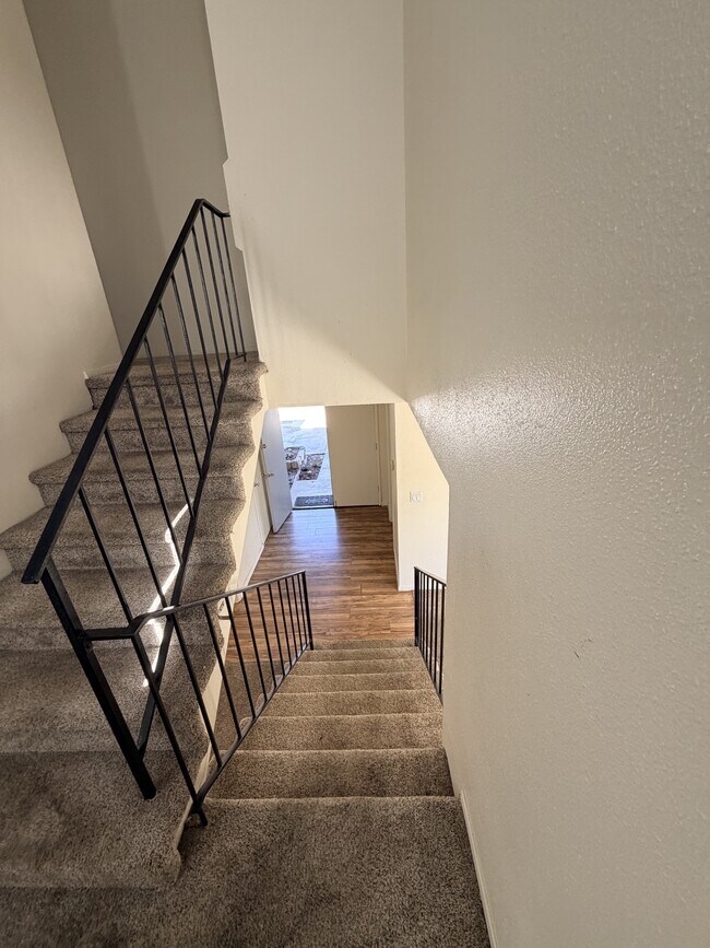 Building Photo - 1624 Mimosa Pl