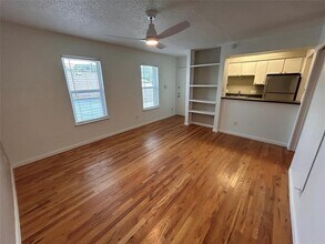 Building Photo - 808 Winflo Dr