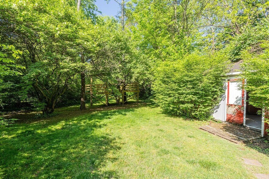 Building Photo - 8013 Warner Rd
