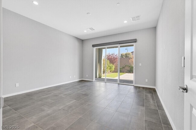 Building Photo - 3367 Stone View Ave