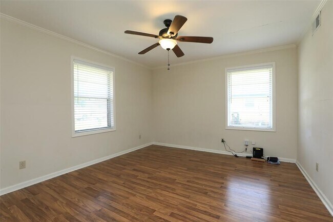 Building Photo - 10306 Oboe Dr