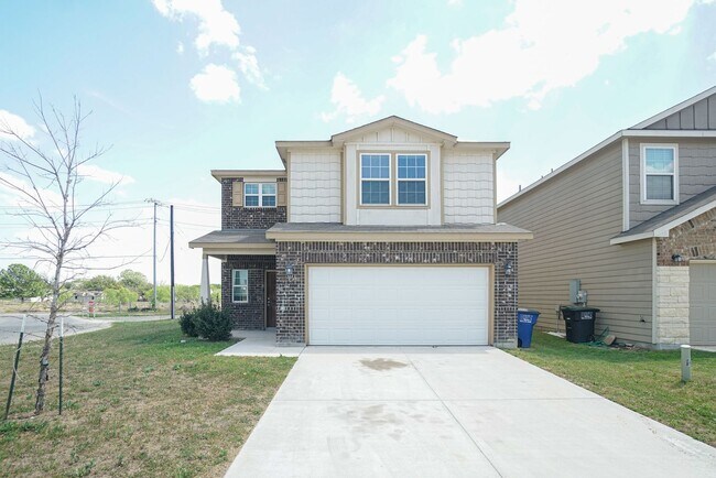 Building Photo - 4-Bedroom Home in New Braunfels with 3 Baths + Open Living Design