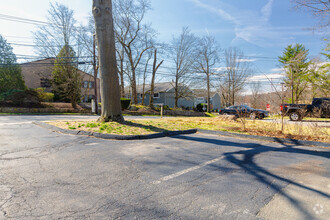 Building Photo - 516 Vincelette St