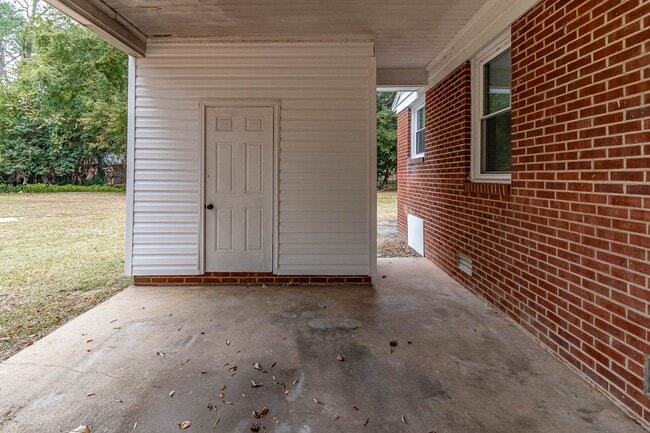Building Photo - 3 BR | 1 BA Brick Home in Goldsboro *less than 2 miles from SJAFB!