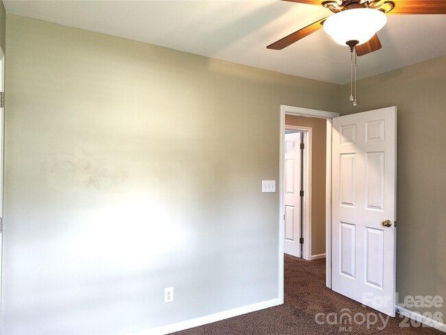 Building Photo - 9405 Mitchell Glen Dr