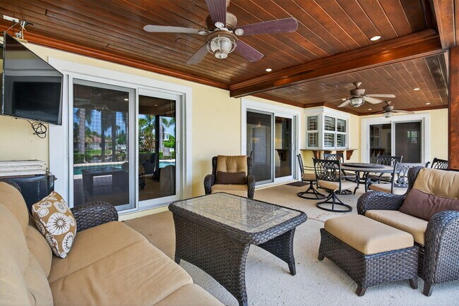Building Photo - 728 Waterway Dr