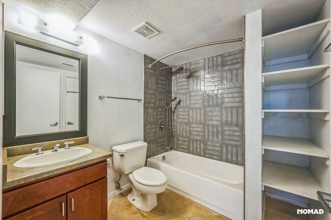 Building Photo - 2 Bedroom 2 Bathroom Loft Condo in RiNo (R...