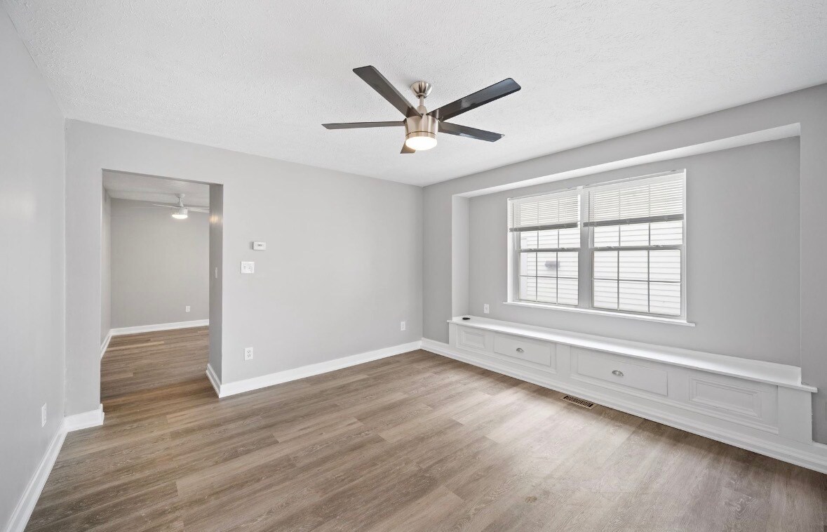 Building Photo - 2026 Dowd Ave