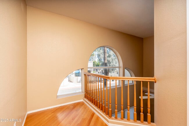 Building Photo - 4927 E Hazel Dr