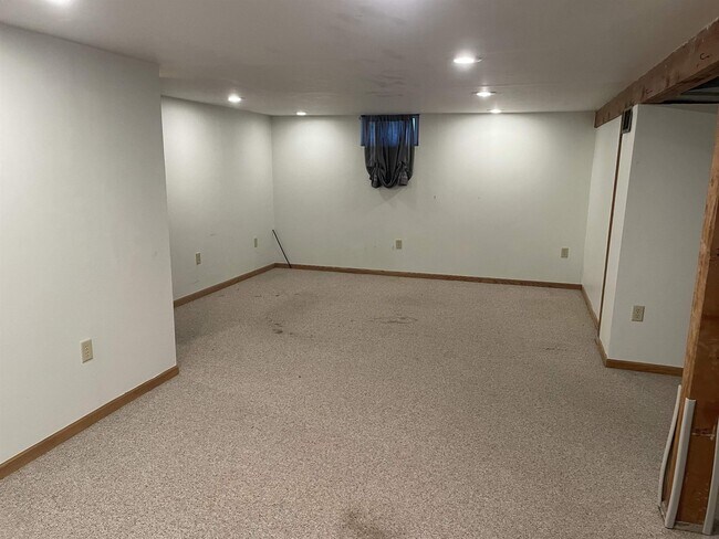 Building Photo - 1740 Park St